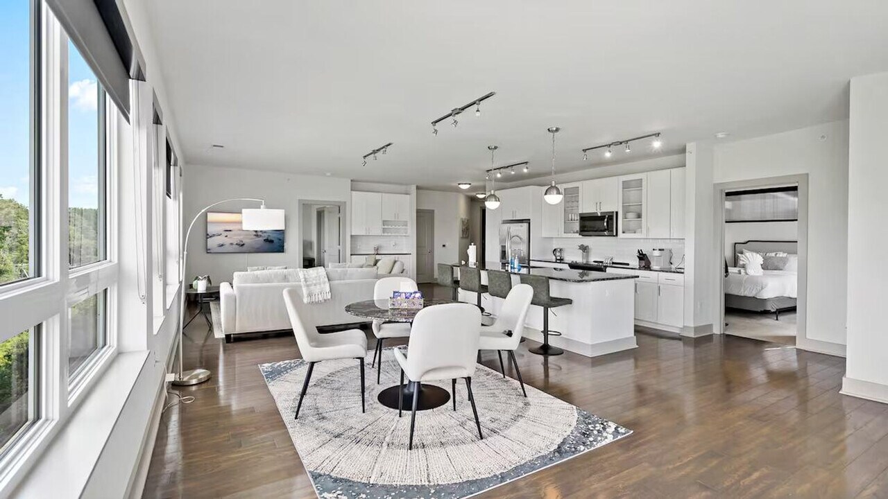 7370 Montcalm Dr in McLean, VA - Building Photo