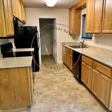 48 Las Plumas Way in Oroville, CA - Building Photo - Building Photo