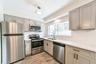 1608 Welch St in Houston, TX - Building Photo - Building Photo