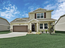 401 Pine Terrace Dr in Ruskin, FL - Building Photo