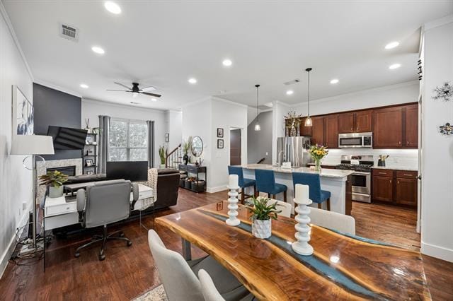 property at 5875 Ross Ave
