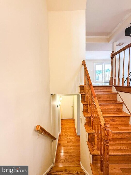 15008 Cherrydale Dr in Woodbridge, VA - Building Photo