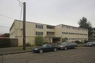 Well Located 1BR In Central West Seattle in Seattle, WA - Building Photo