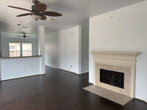 3815 Lake Edinburg Ln in Richmond, TX - Building Photo - Building Photo