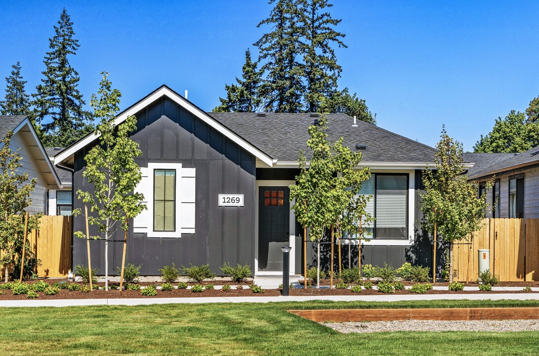 Farmstead in Eugene, OR - Foto de edificio