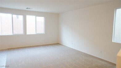 10720 Elfstrom Ave in Las Vegas, NV - Building Photo - Building Photo