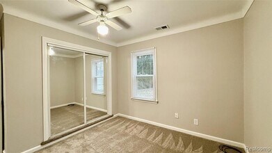 805 E Milton Ave in Hazel Park, MI - Building Photo - Building Photo