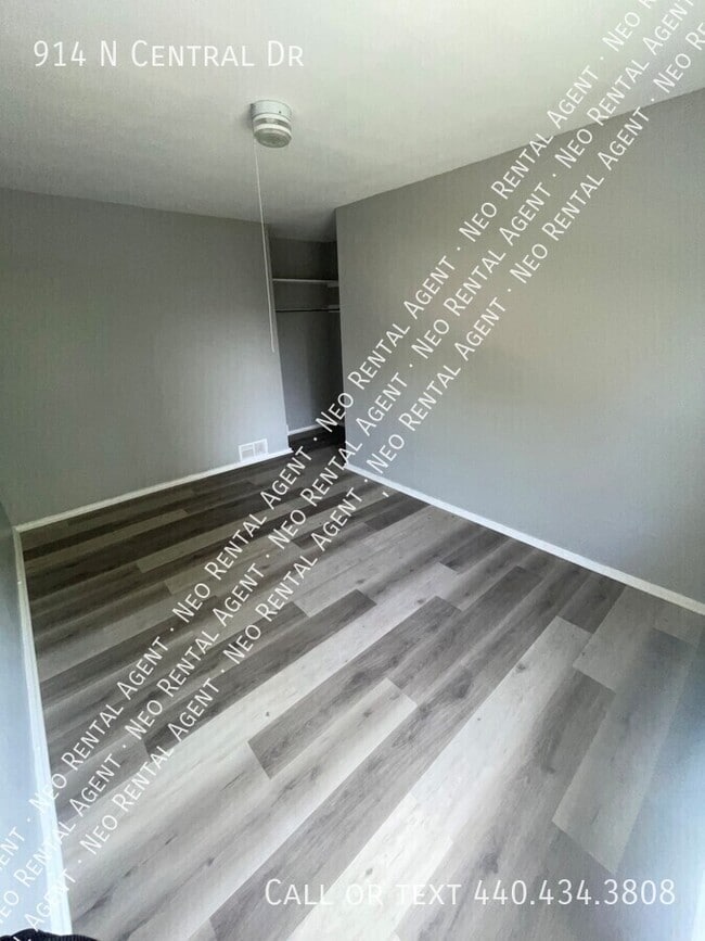 914 N Central Dr in Lorain, OH - Building Photo - Building Photo