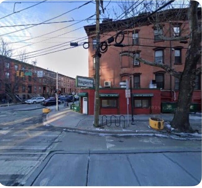 236 Grove St in Jersey City, NJ - Building Photo - Building Photo