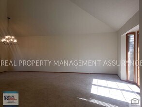 7125 SW 163rd Pl in Beaverton, OR - Building Photo - Building Photo