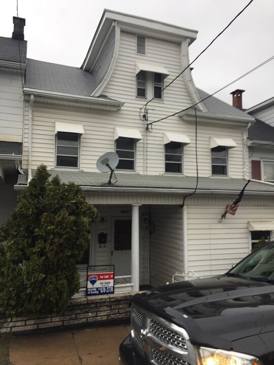 1047 W Mulberry St in Coal Township, PA - Building Photo