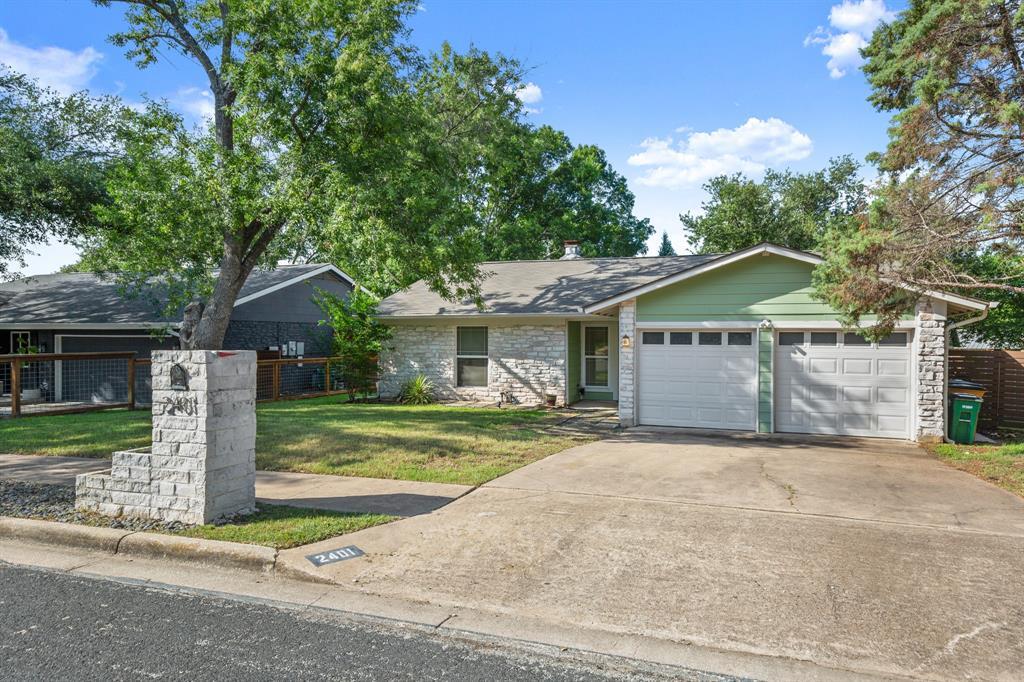 2401 Stone River Dr in Austin, TX - Building Photo