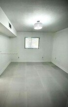 2324 SW 57th Ct in Miami, FL - Building Photo - Building Photo