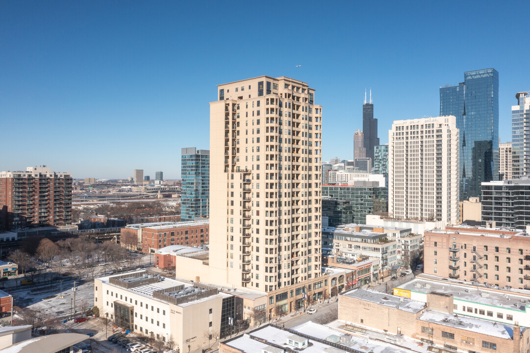 Marquee in Chicago, IL - Building Photo