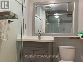26 Deepdale Dr in Toronto, ON - Building Photo - Building Photo