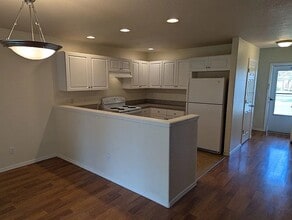 3144 SE Sternwheeler Dr in Corvallis, OR - Building Photo - Building Photo