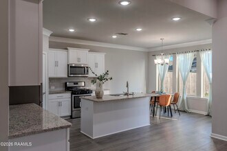 119 Deer Lake Ln in Lafayette, LA - Building Photo - Building Photo