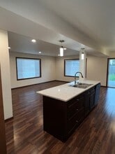 2025 Aaron Dr in Lynden, WA - Foto de edificio - Building Photo