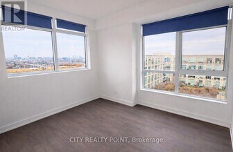 251 Manitoba St in Toronto, ON - Building Photo - Building Photo