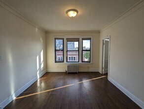 2638 N Milwaukee Ave in Chicago, IL - Building Photo - Building Photo