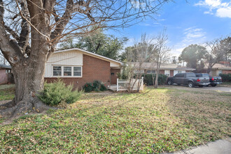 2703 54th St in Lubbock, TX - Building Photo - Building Photo