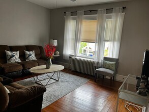 521-523 S Almond St, Unit 523 in Fall River, MA - Building Photo - Building Photo