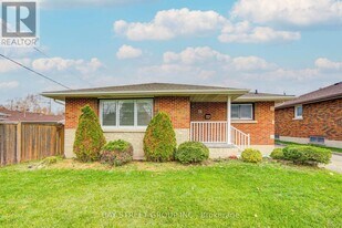 58 Broderick Ave in Thorold, ON - Building Photo