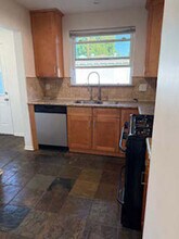 444 N Hollywood Way in Burbank, CA - Foto de edificio - Building Photo