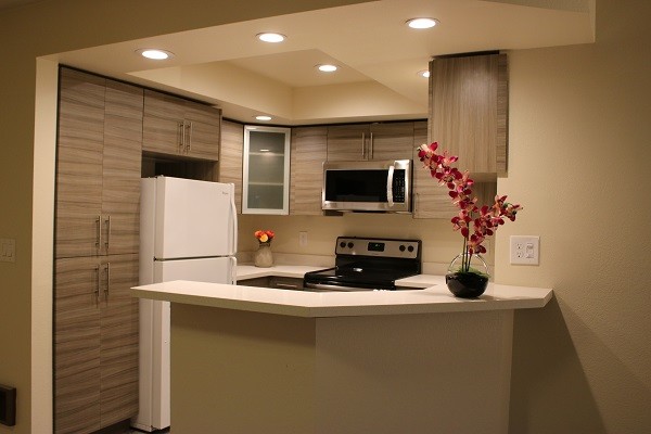1336 Bellevue Way NE, Unit 1 in Bellevue, WA - Building Photo - Building Photo