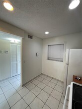 127 NW 93rd Ave, Unit 206 in Pembroke Pines, FL - Foto de edificio - Building Photo