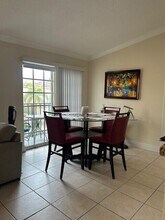 1040 Lake Shore Dr in Lake Park, FL - Building Photo - Building Photo