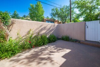 516 Hillside Ave in Santa Fe, NM - Building Photo - Building Photo