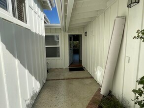 855 Cornish Dr in Encinitas, CA - Building Photo - Building Photo