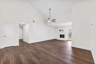 8206 Willow Forest Dr in Tomball, TX - Building Photo - Building Photo