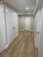 4423 Glen Erin Dr in Mississauga, ON - Building Photo - Building Photo