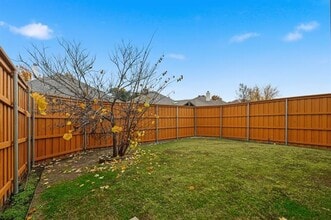 2122 Trickling Creek Dr in Garland, TX - Building Photo - Building Photo
