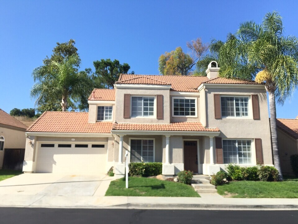 11 Dominguez St in Aliso Viejo, CA - Building Photo