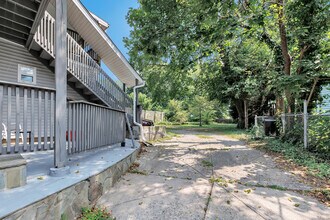 19 Hawkins St in Derby, CT - Foto de edificio - Building Photo