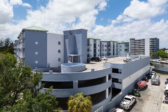 River Run South Condo in Miami, FL - Building Photo - Building Photo