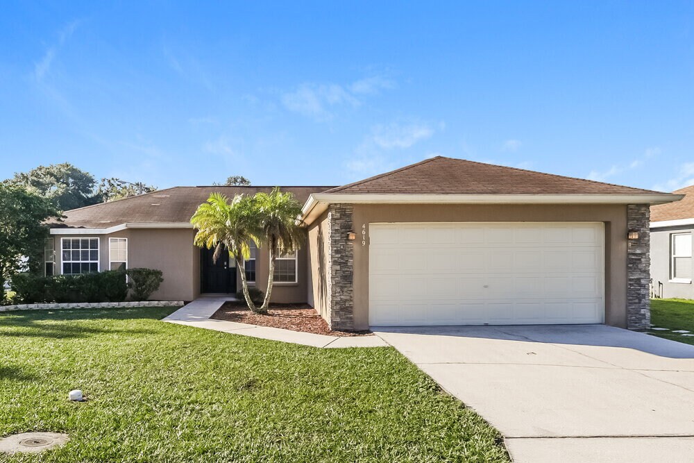4619 Great Blue Heron Dr in Lakeland, FL - Building Photo