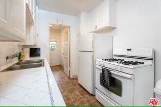 604 Venezia Ave in Los Angeles, CA - Building Photo - Building Photo