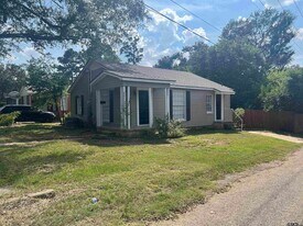 1709 Belmont Dr, Unit 3 in Tyler, TX - Building Photo