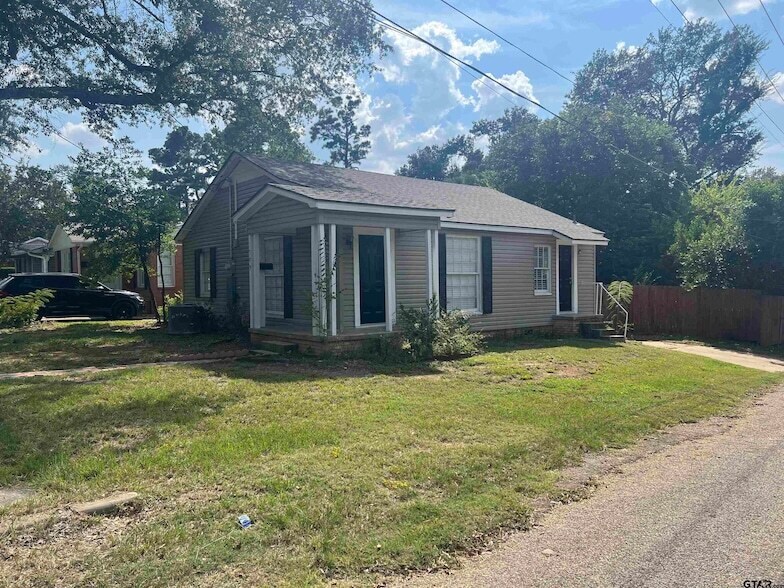 1709 Belmont Dr, Unit 3 in Tyler, TX - Building Photo