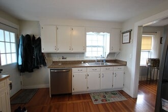 41 South St in Franklin, MA - Foto de edificio - Building Photo