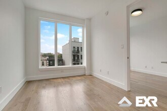 150 Erasmus St-Unit -305 in Brooklyn, NY - Building Photo - Building Photo