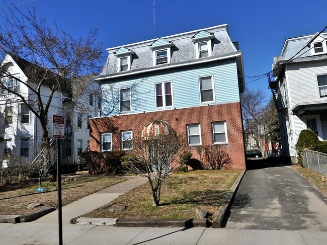 1501 Chapel St, Unit 2nd fl