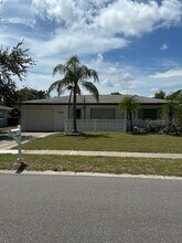 1569 Cambridge Dr in Clearwater, FL - Building Photo - Building Photo