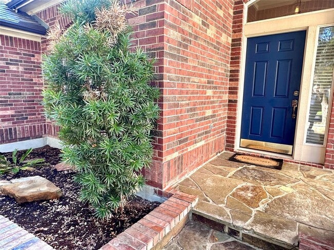 10200 Channel Island Dr in Austin, TX - Building Photo - Building Photo