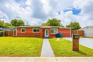 3230 NW 171 Terrace in Miami Gardens, FL - Building Photo