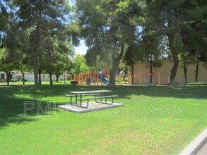 5135 E Evergreen St in Mesa, AZ - Building Photo - Building Photo